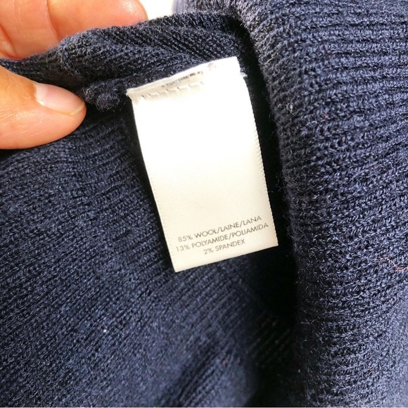 ANN TAYLOR | V-NECK WOOL BLEND SWEATER WITH PEPLUM HEM IN NAVY BLUE XL - Picture 4 of 5